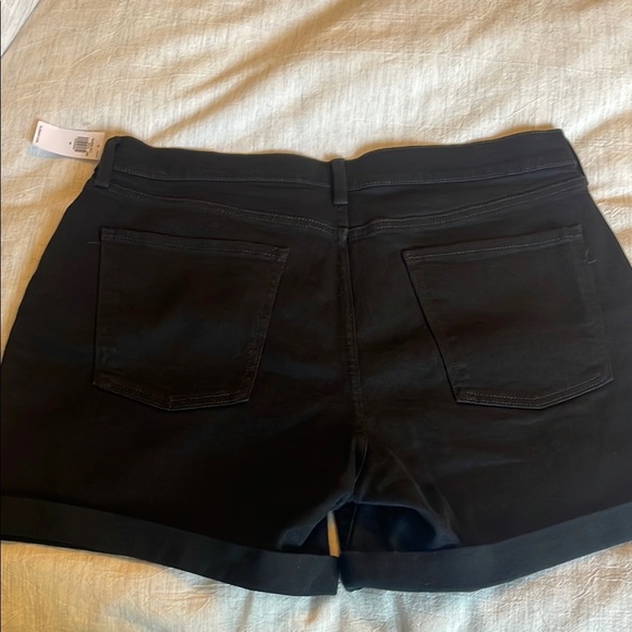 Old Navy Black Mid Rise Jean Shorts - Picture 6 of 6